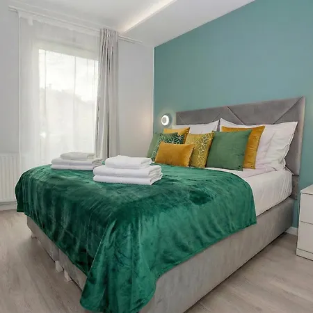 InPoint Apartments G11 near Old Town&Kazimierz District&Optional Paid Parking-2